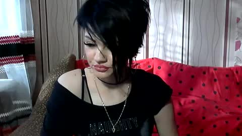 black_hot_01 online show from 02.10.25