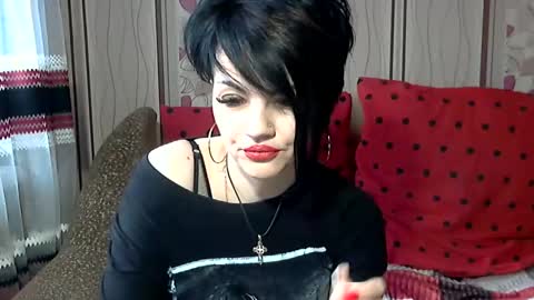black_hot_01 online show from 02.24.25