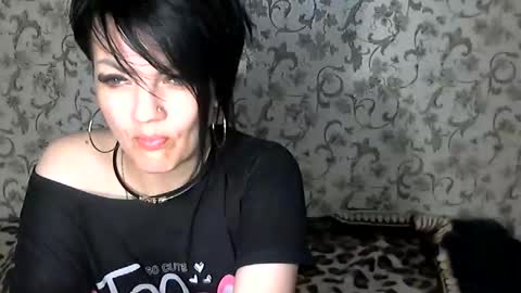 Snapshot of black_hot_01 chatting on 09.25.25 black_hot_01 online show from 09.25.25