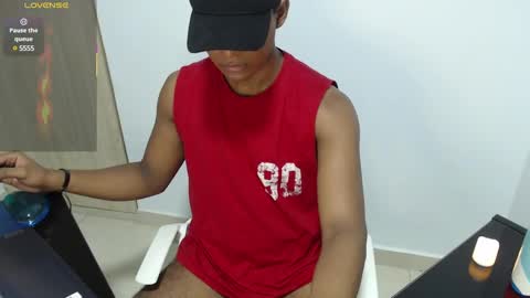 Snapshot of black_penis22 chatting on 02.13.25 black_penis22 online show from 02.13.25