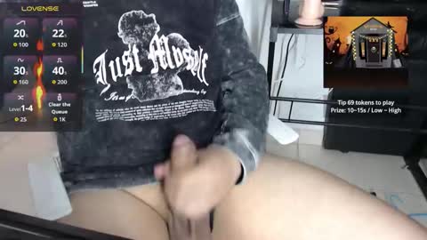 Snapshot of black_penis22 chatting on 10.18.25 black_penis22 online show from 10.18.25