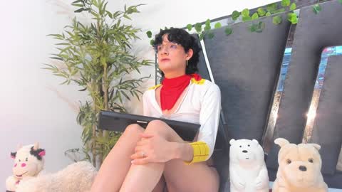 Snapshot of black_rose02 chatting on 01.31.25 B L A C K R O S E online show from 01.31.25