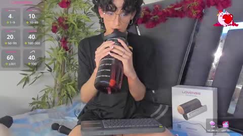 Snapshot of black_rose02 chatting on 02.21.25 B L A C K R O S E online show from 02.21.25