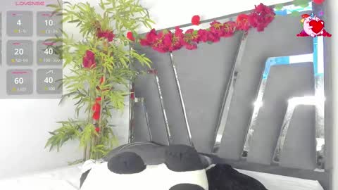 Snapshot of black_rose02 chatting on 03.06.25 B L A C K R O S E online show from 03.06.25