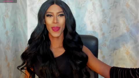 Snapshot of blackbeauty_ts chatting on 01.22.25 Nina online show from 01.22.25