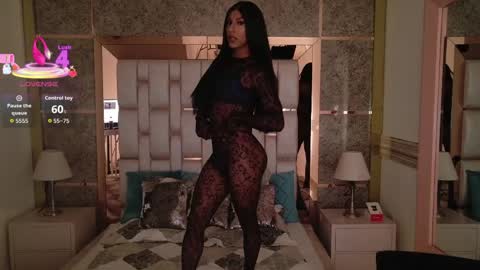 Snapshot of blackbeauty_ts chatting on 04.12.26 Nina online show from 04.12.26