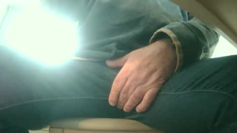 Snapshot of blackberrybill chatting on 12.20.24 blackberrybill online show from 12.20.24