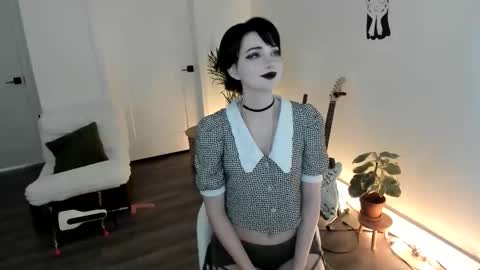 Snapshot of blackberryfizz chatting on 10.16.25 Ella online show from 10.16.25