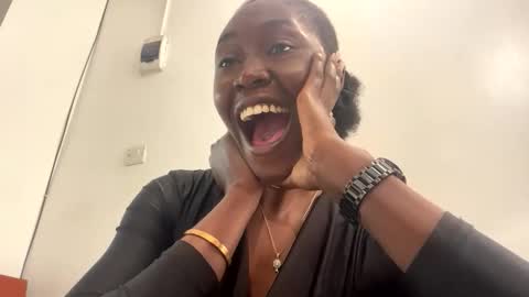 Snapshot of blackfairy01 chatting on 12.18.25 blackfairy01 online show from 12.18.25