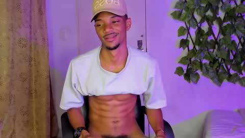 Snapshot of blackmaster_4u chatting on 09.11.25 Angel James online show from 09.11.25