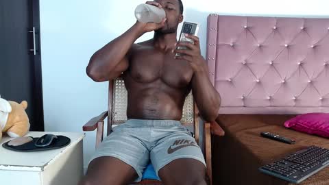 Twtter 1MikeBeckford            Onlyfns beckfordmike online show from 12.28.24