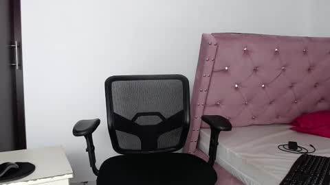 Twtter 1MikeBeckford            Onlyfns beckfordmike online show from 03.03.25