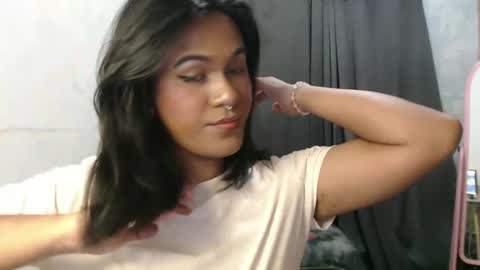 Snapshot of blackpinayts chatting on 10.01.25 Ellez online show from 10.01.25