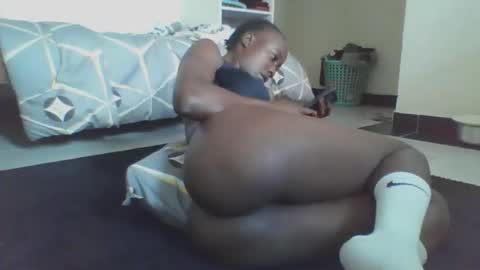 Snapshot of blackprincess25 chatting on 10.18.25 Lorraine online show from 10.18.25