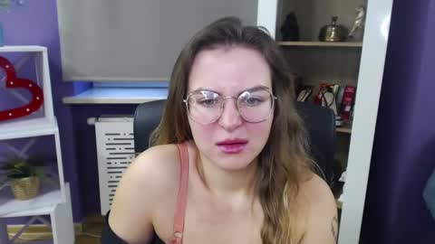 Z O E Y online show from 12.11.24