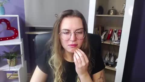 Z O E Y online show from 12.30.24