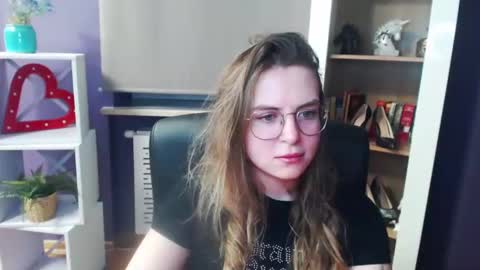 Z O E Y online show from 02.20.25