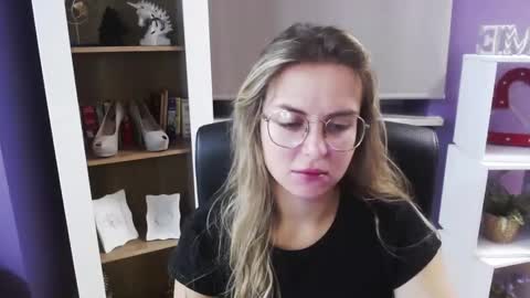 Z O E Y online show from 09.30.25