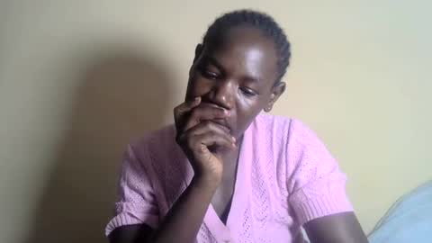 Snapshot of blacksexygal chatting on 02.04.25 SARAH online show from 02.04.25