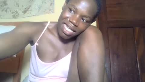 Snapshot of blacksexygal chatting on 02.28.25 SARAH online show from 02.28.25