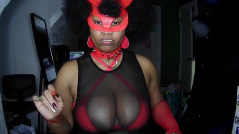 Snapshot of blacksirenqueen chatting on 12.10.24 Queen Siren online show from 12.10.24