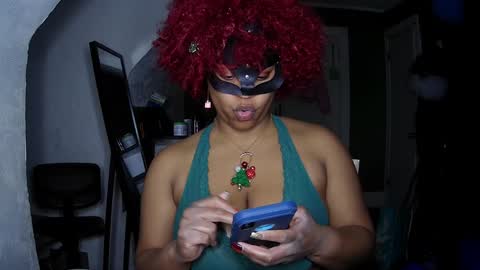 Snapshot of blacksirenqueen chatting on 12.14.24 Queen Siren online show from 12.14.24