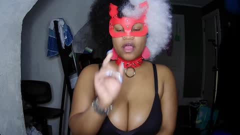 Snapshot of blacksirenqueen chatting on 12.20.24 Queen Siren online show from 12.20.24