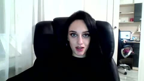 Ivy online show from 01.18.25