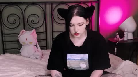 Snapshot of blacky_tea chatting on 10.13.25 blacky_tea online show from 10.13.25