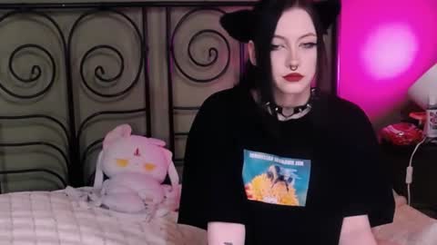 Snapshot of blacky_tea chatting on 11.02.25 blacky_tea online show from 11.02.25