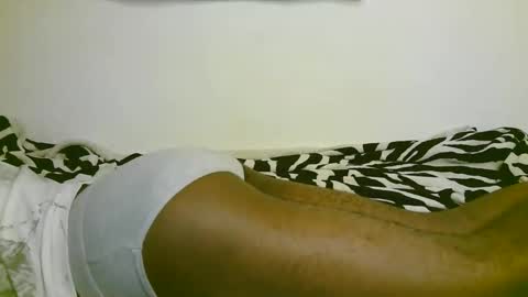 Snapshot of blackzilian_ chatting on 10.08.25 HASSAN online show from 10.08.25