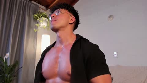 Blake Levi  Independent Model online show from 01.10.25