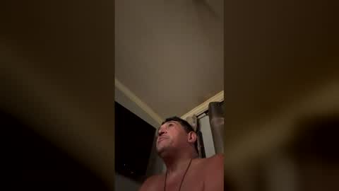 Snapshot of blancobenzo chatting on 04.19.26 blancobenzo online show from 04.19.26
