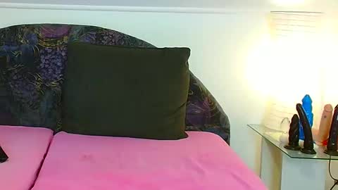 Snapshot of blankerbz chatting on 01.06.25 BlankerBz online show from 01.06.25