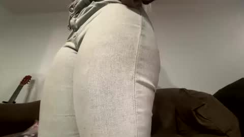 Snapshot of blasiangyal chatting on 02.13.26 blasiangyal online show from 02.13.26