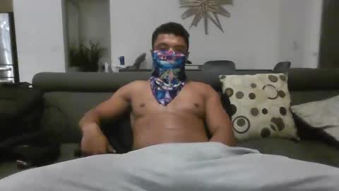 Snapshot of blazethedancer chatting on 11.04.25 blaze online show from 11.04.25