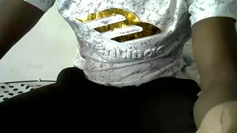 Black  brown online show from 10.12.25