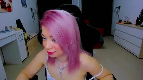 Snapshot of blinkofeyes chatting on 12.02.24 Nicole online show from 12.02.24