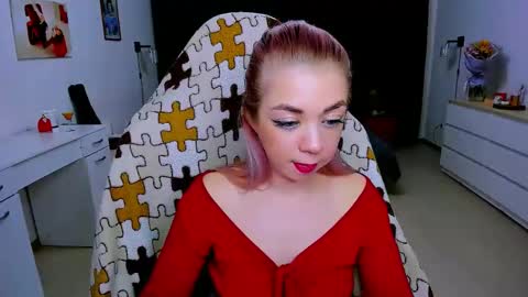 Snapshot of blinkofeyes chatting on 02.07.25 Nicole online show from 02.07.25