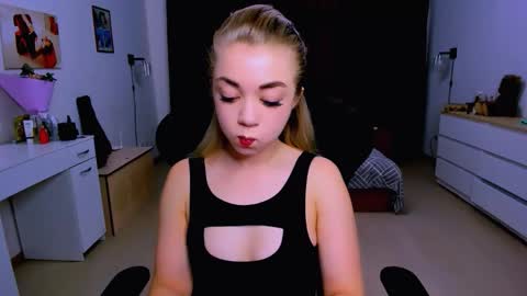 Nicole online show from 10.06.25