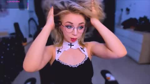 Nicole online show from 11.07.25