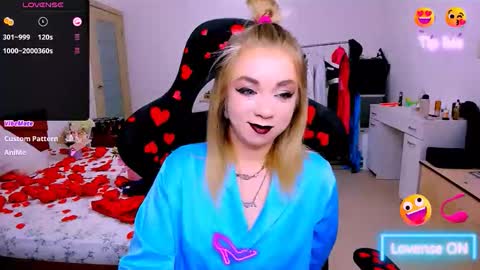 Snapshot of blinkofeyess chatting on 02.19.26 Nicole online show from 02.19.26