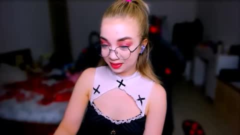 Nicole online show from 03.11.26