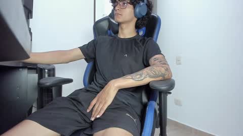 Snapshot of blkdick_men chatting on 01.27.25 ALEX online show from 01.27.25