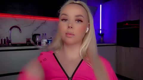 Lana online show from 01.25.25