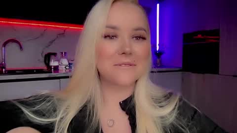 Lana online show from 02.20.25