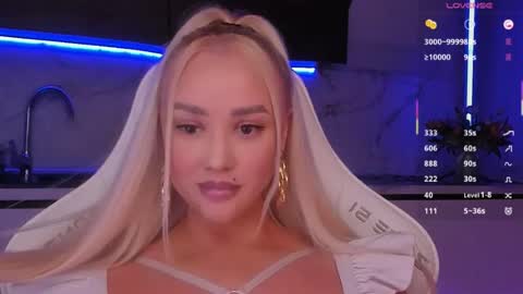 Snapshot of blond_diamond chatting on 06.25.26 Lana online show from 06.25.26