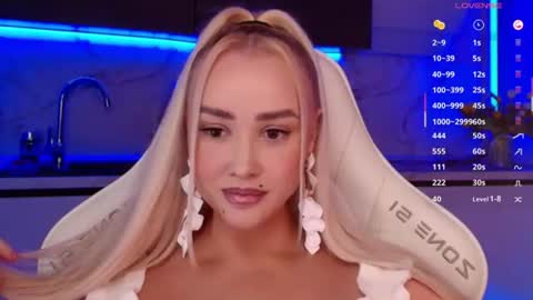 Snapshot of blond_diamond chatting on 07.07.26 Lana online show from 07.07.26