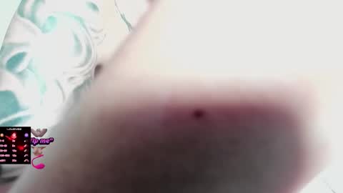 Abril INDEPENDENT MODEL online show from 01.31.26