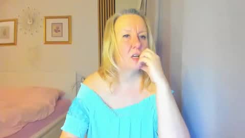 Nicole online show from 12.31.24